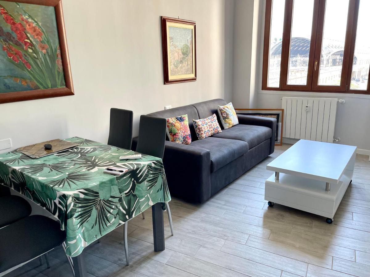 Enzo Apartment Milan Bagian luar foto