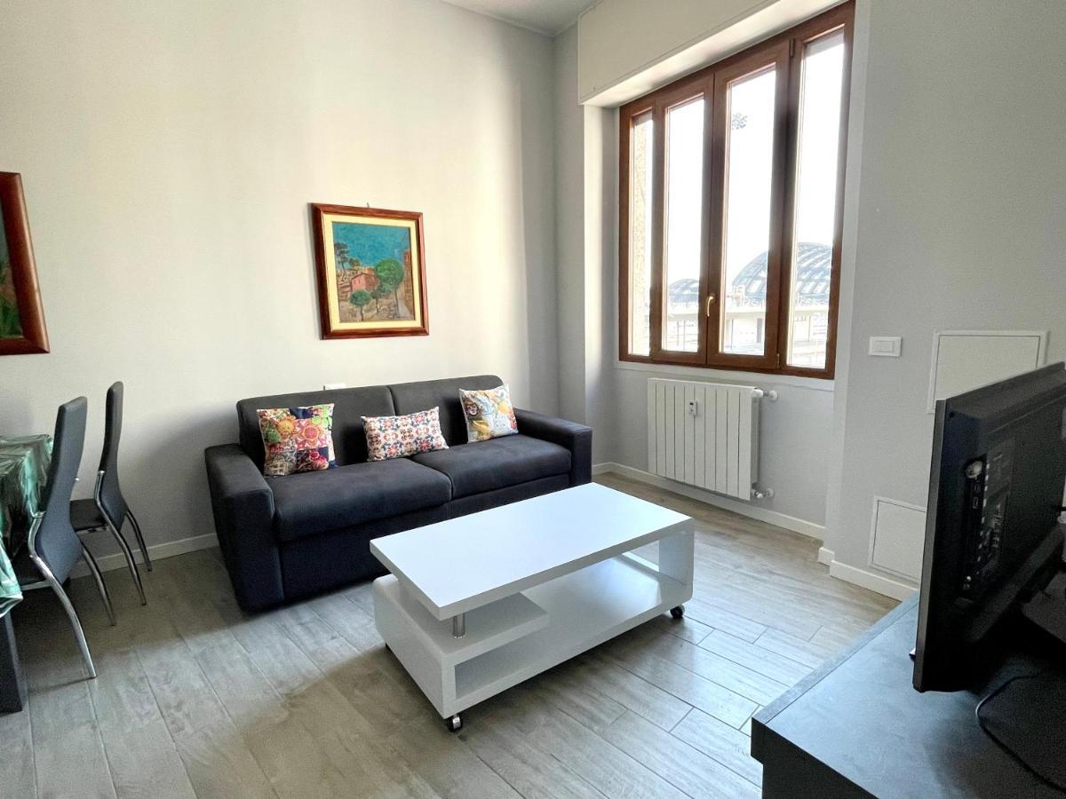 Enzo Apartment Milan Bagian luar foto